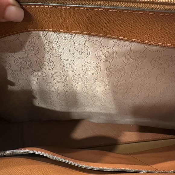 Michael Kors Brown Tote Bag with Timeless Design - Picture 9 of 9